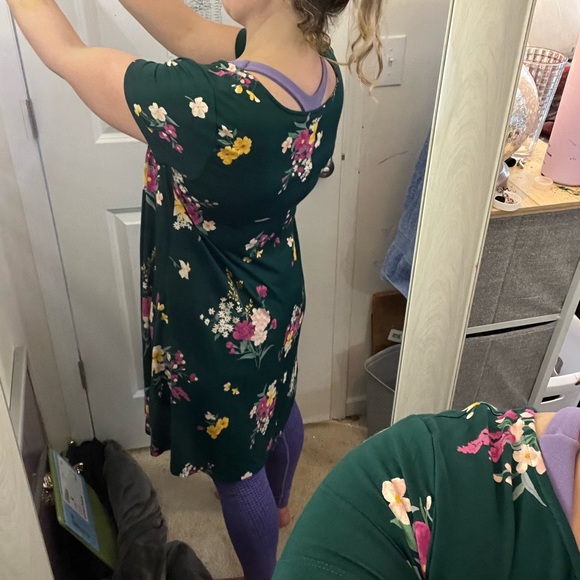 COPY - 💚👗BEAUTIFUL DESIGNER DRESS 744 SIZE L BEAUTIFUL CELTICS GREEN FLORAL PIN… - Picture 8 of 8